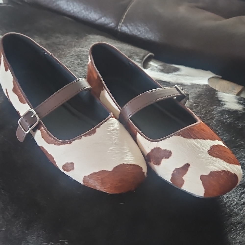 GAP Brown and White Cow Print Calf Hair Ballet Flats - Picture 8 of 8
